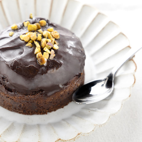 Chocolate & pistachio vegan cake